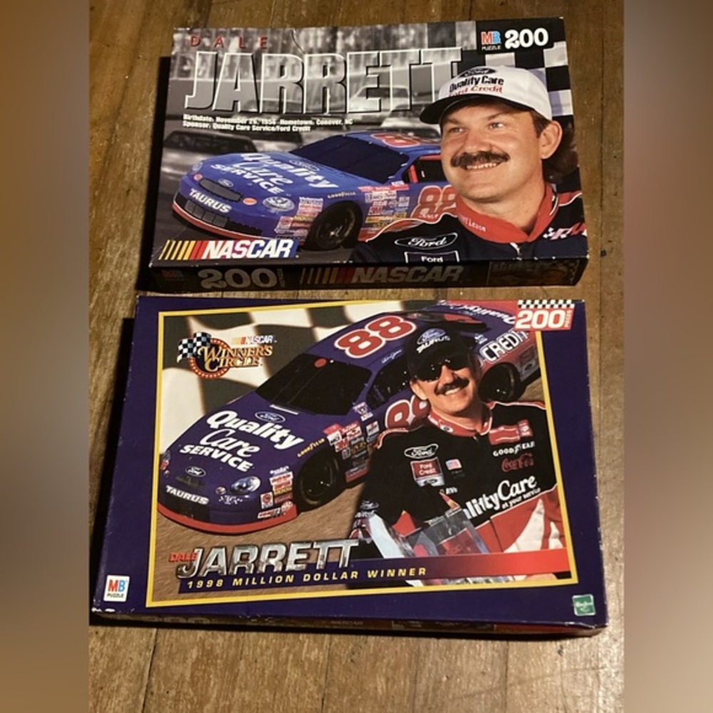 NASCAR Dale Jarrett Ford #88 Milton Bradley/Hasbro Puzzle Bundle 200 piece